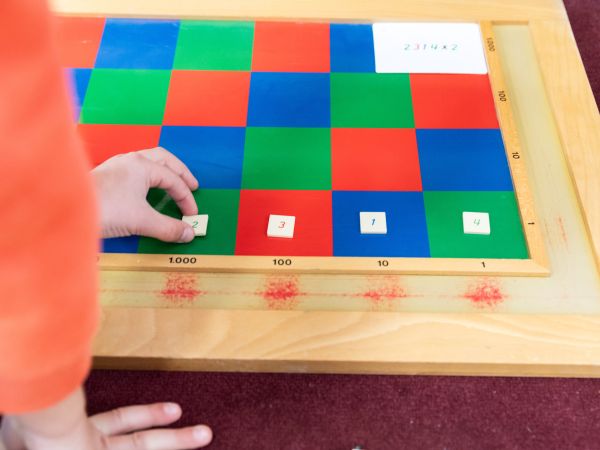 Montessori materiaal x bord