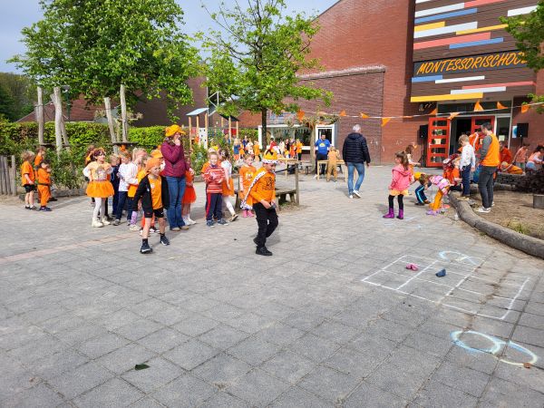 Koningsdag op het schoolplein